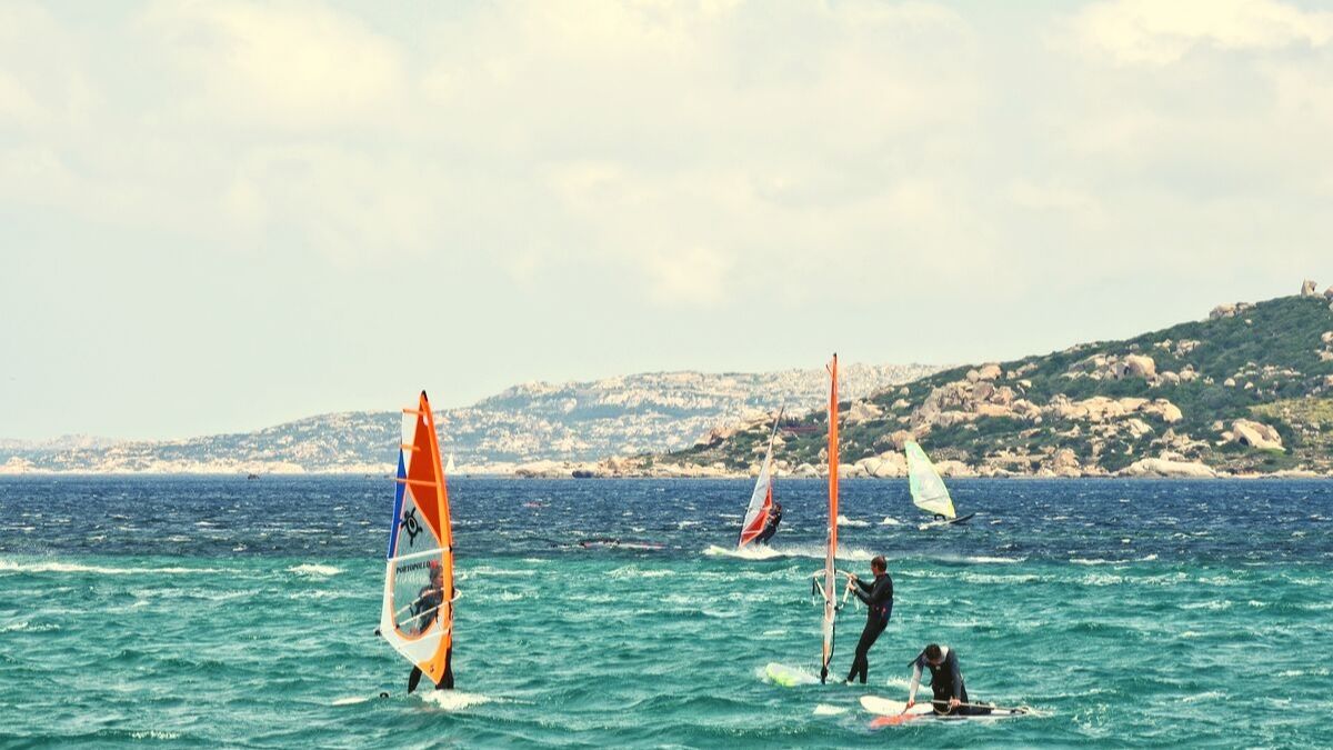 windsurfing